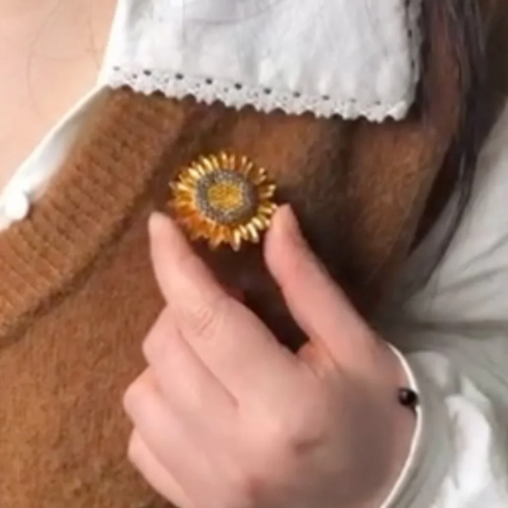 Elegant Sunflower Brooch Pin